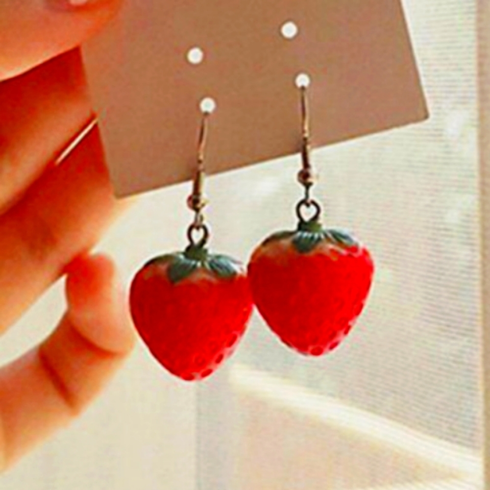 New strawberry 🍓 dangle earrings